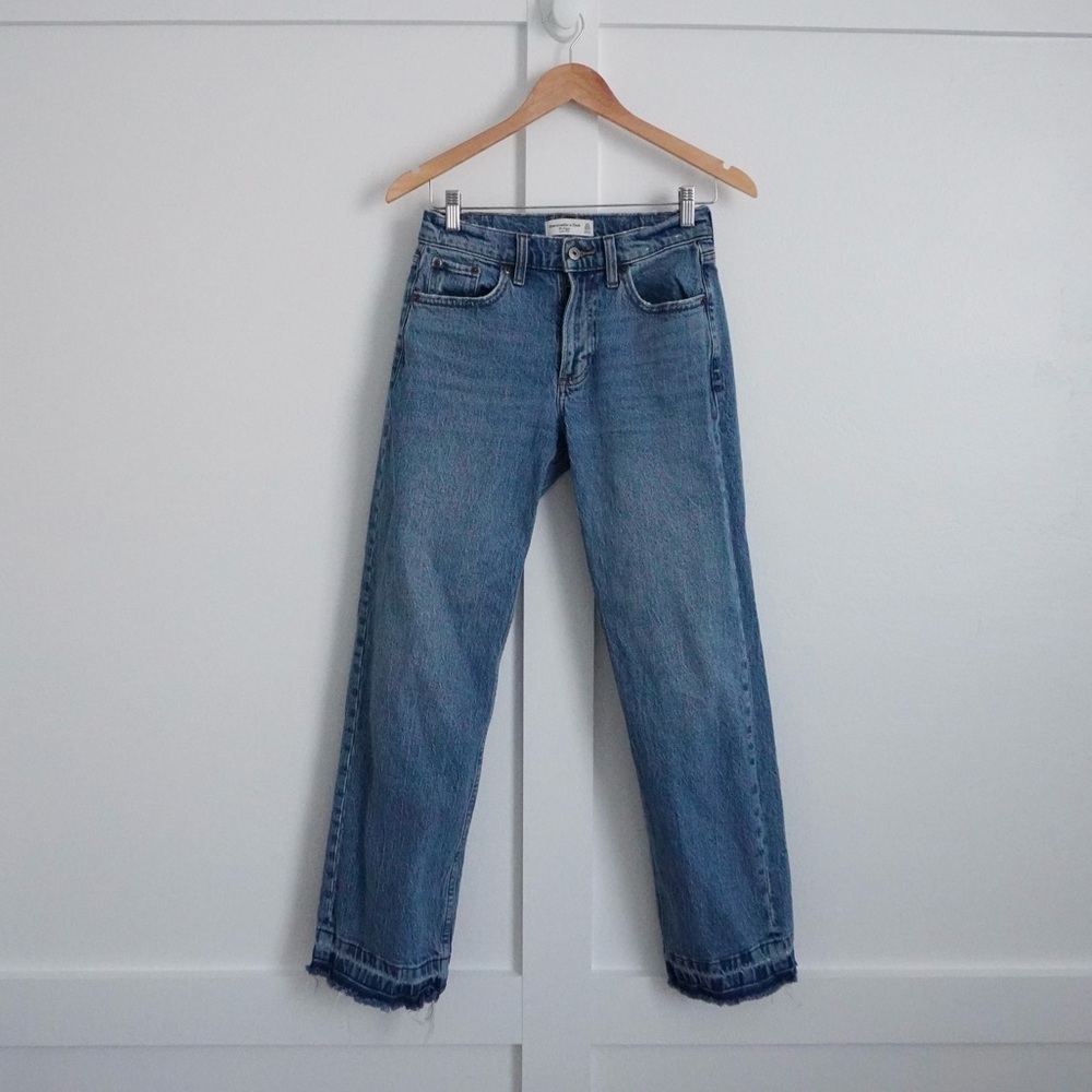 Abercrombie & Fitch Straight Leg Jeans - Medium Blue